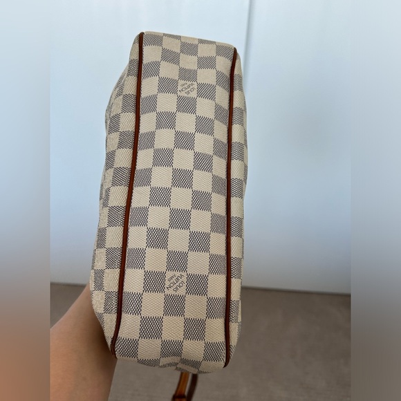 Pre-loved Louis Vuitton white canvas cross body bag. Small version. - Picture 2 of 14